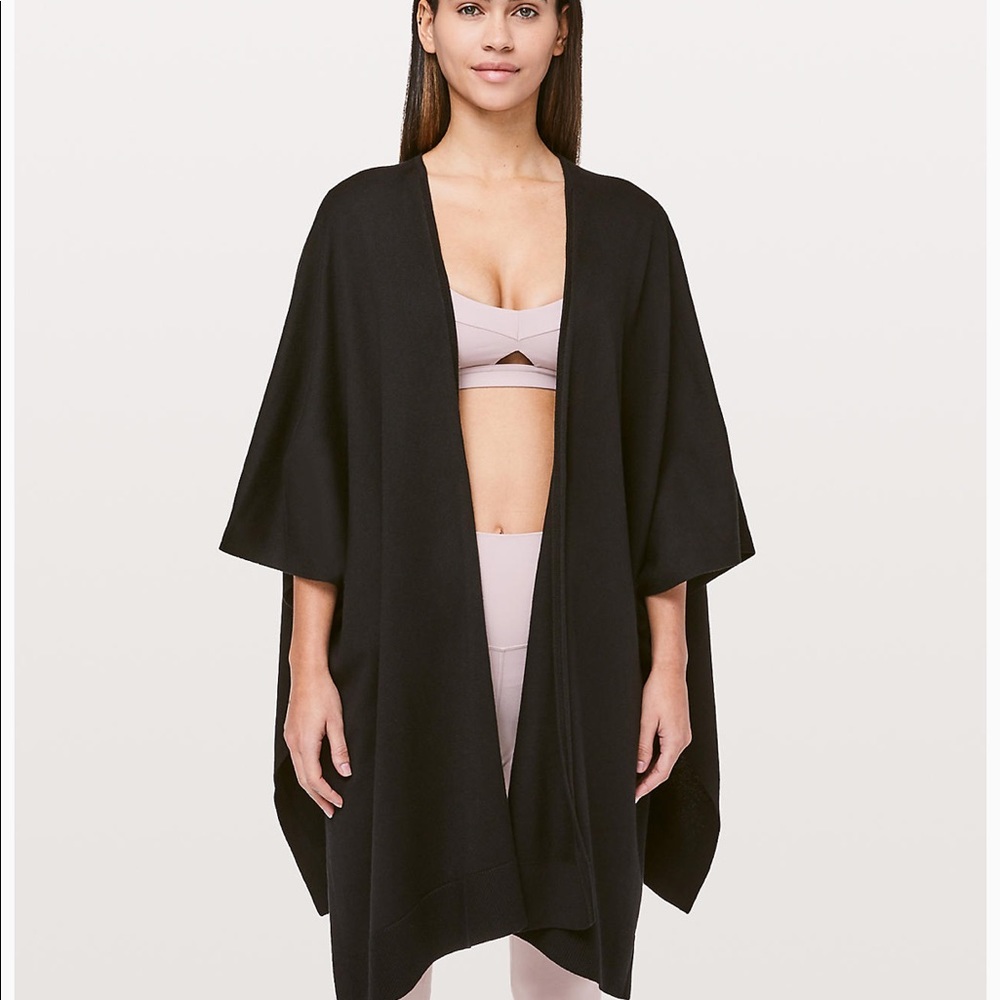 NWT Lululemon Free to Coast Wrap